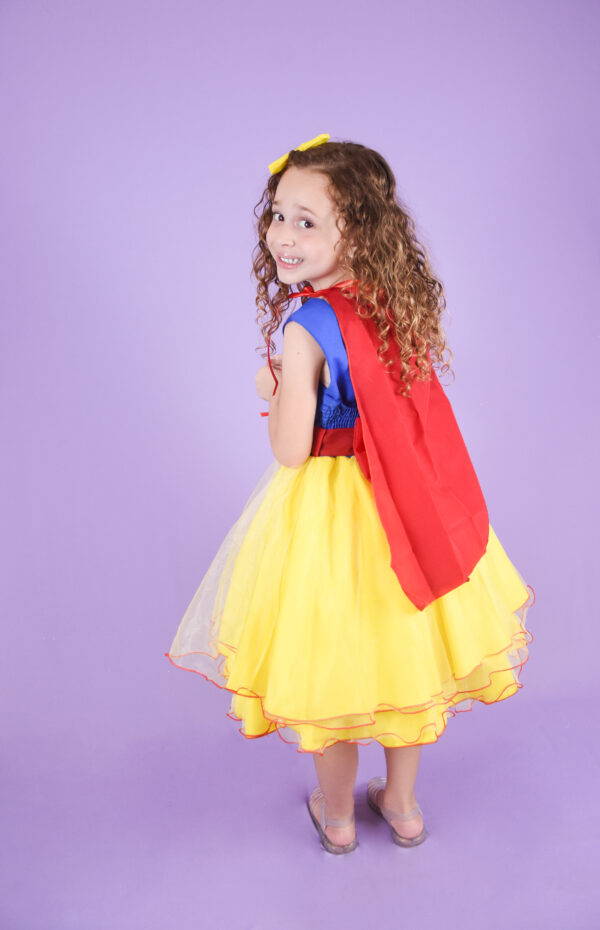 Vestido Infantil Branca De Neve Fantasia Com Presilha e Capa - Image 4