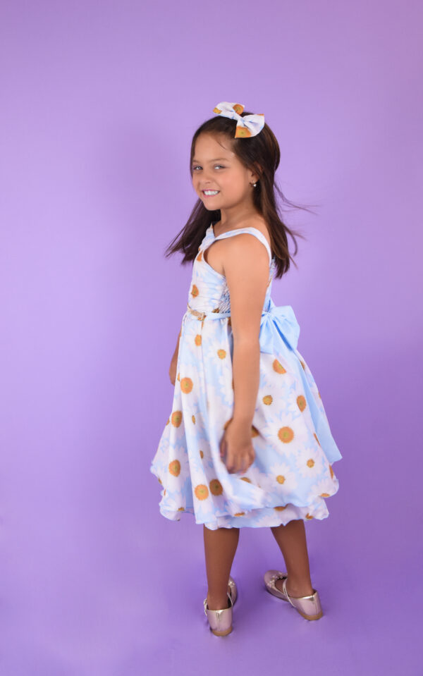 Vestido Juvenil Margaridas Estampado Aniversário Cinto de Strass - Image 3