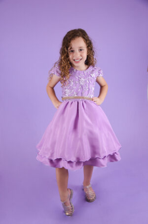 Vestido Juvenil Curto Bordado Saia Lisa Com Cinto Dourado