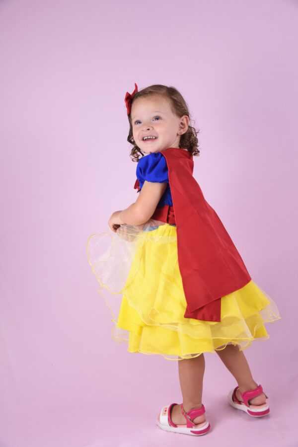 Vestido Infantil Festa Curto Princesa Branca de Neve com Capa Fantasia - Image 6